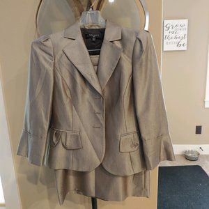 Size 4 - Women's suit
